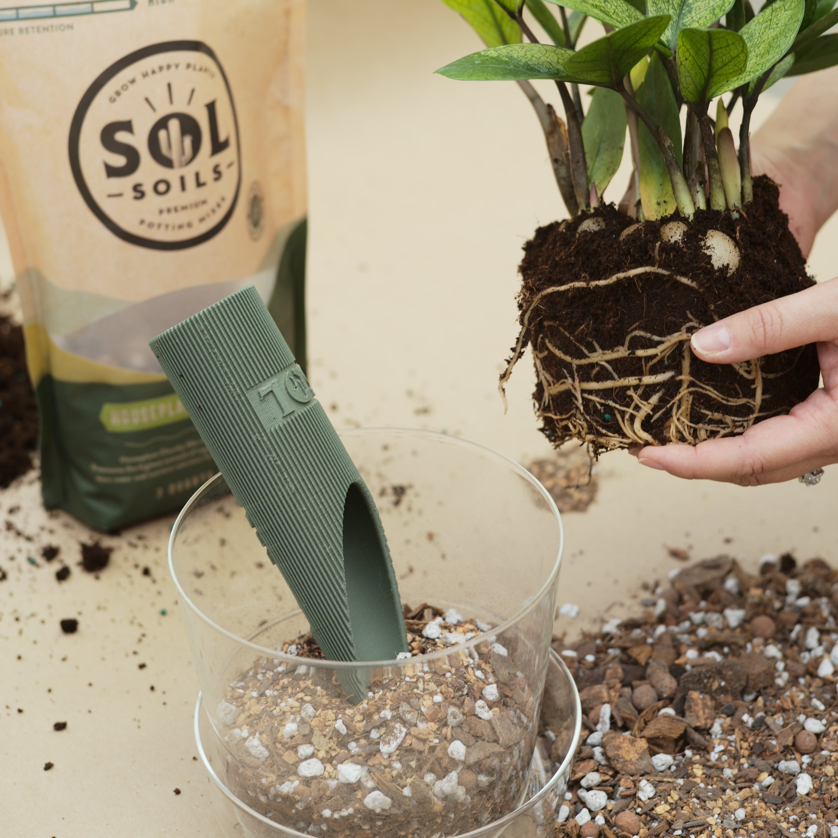 Soil Scoop - Precision Potting Tool | Sol Soils