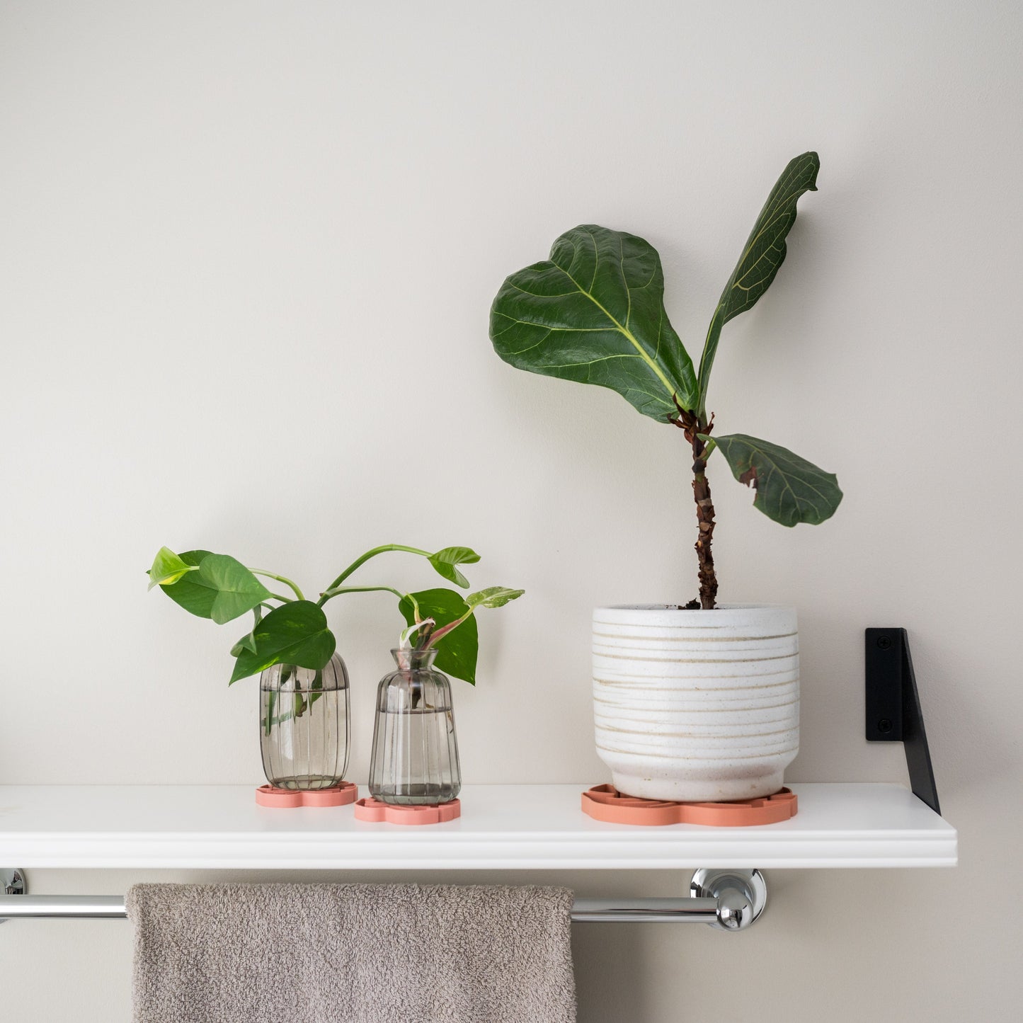 Wholesale Partner: Treleaf - Tera Sausr - Leaf-shaped Pot Saucer - Drip tray for houseplants - Humidity tray