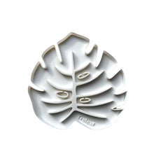 Load image into Gallery viewer, Wholesale Partner: Treleaf - Tera Sausr - Leaf-shaped Pot Saucer - Drip tray for houseplants - Humidity tray
